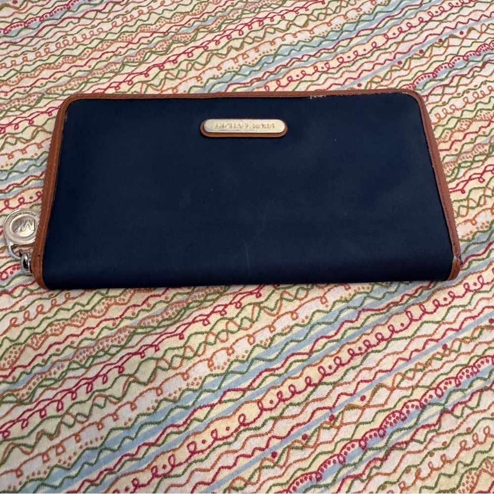 Michael Kors ‘Kempton’ Continental Navy Nylon Zip-Around Wallets for Women - Picture 11 of 13